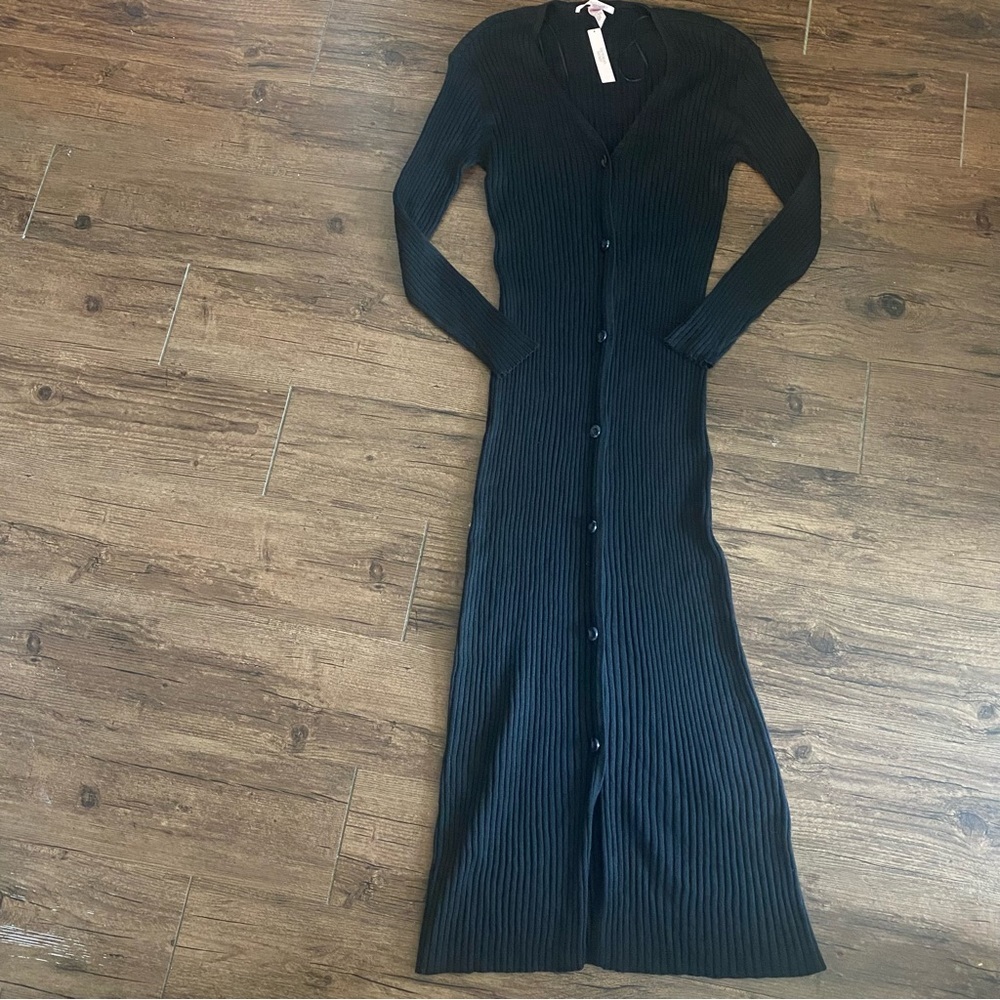 Victoria's Secret Black Ribbed Button-Front Long Sleeve Midi Dress - Picture 5 of 9